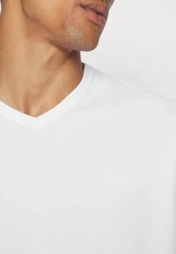 Boss Comfort 2 Pack - Undershirt - White 9 Boss Comfort 2 Pack - Undershirt - White -Boss Sales Store 4e6f59918d2b4445becd2888102d0c08