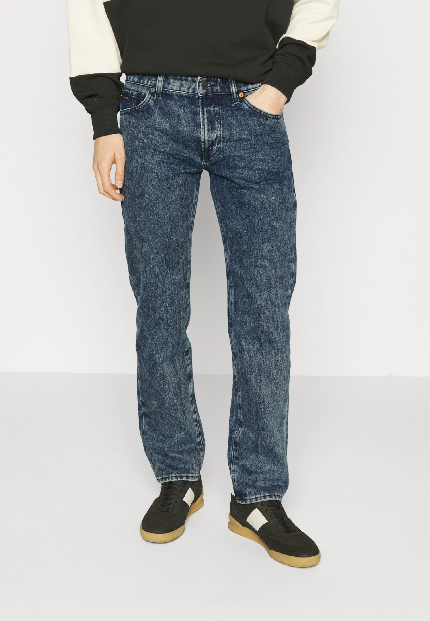 Boss Maine- Jeans Tapered Fit - Navy 1 Boss Maine- Jeans Tapered Fit - Navy