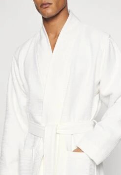 Boss Dressing Gown - White -Boss Sales Store c6991ade7aa9431f87296c99f170eee6