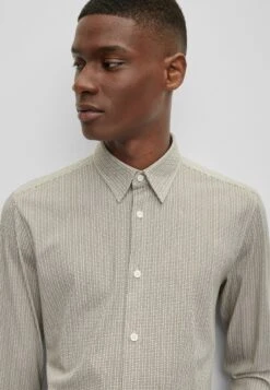 Boss P Roan Kent - Shirt - Open Green Twentyone 9 Boss P Roan Kent - Shirt - Open Green Twentyone -Boss Sales Store dd4f775b07a049d09722d45358b7045e