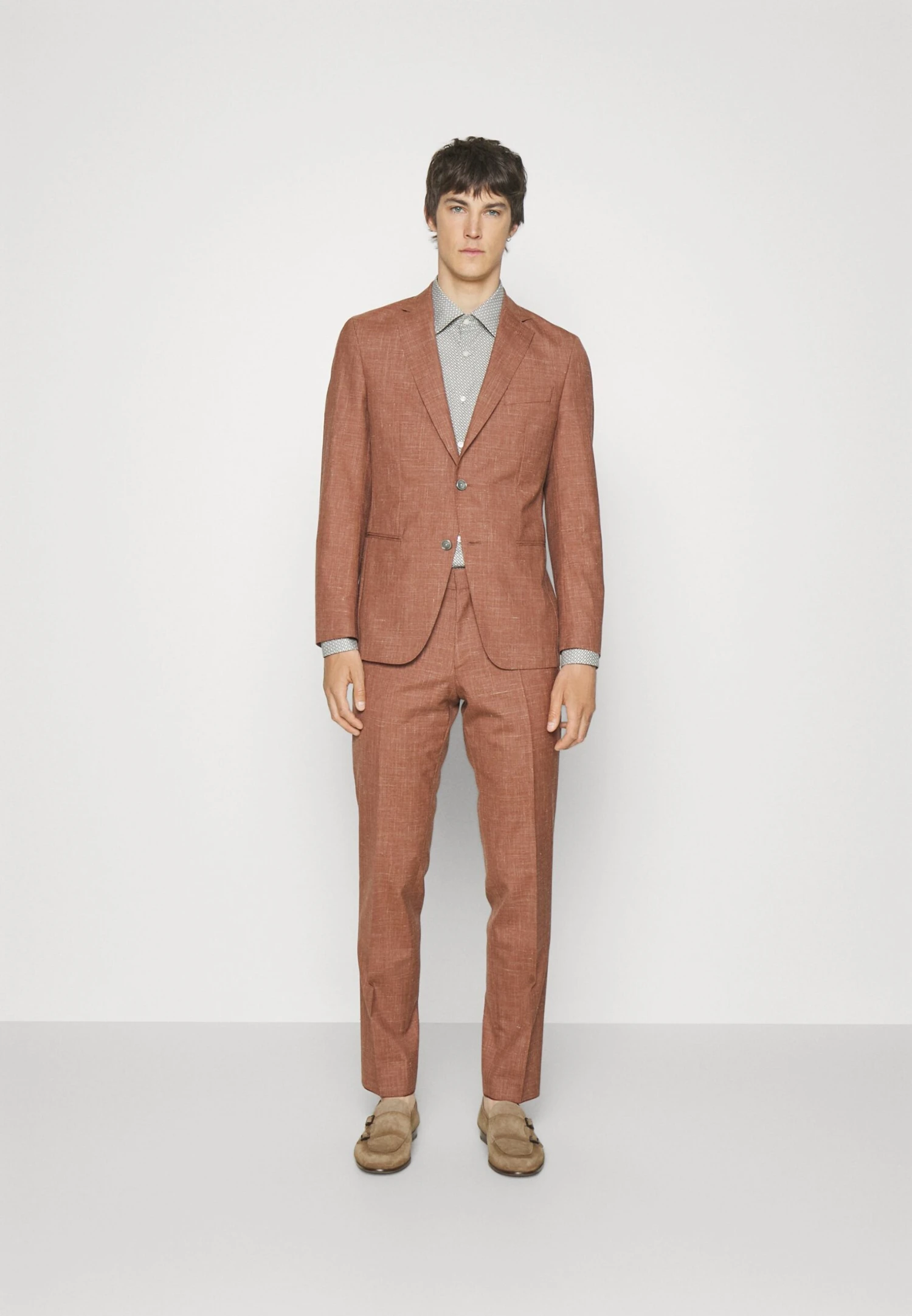 Boss Set - Suit - Medium Red 1 Boss Set - Suit - Medium Red