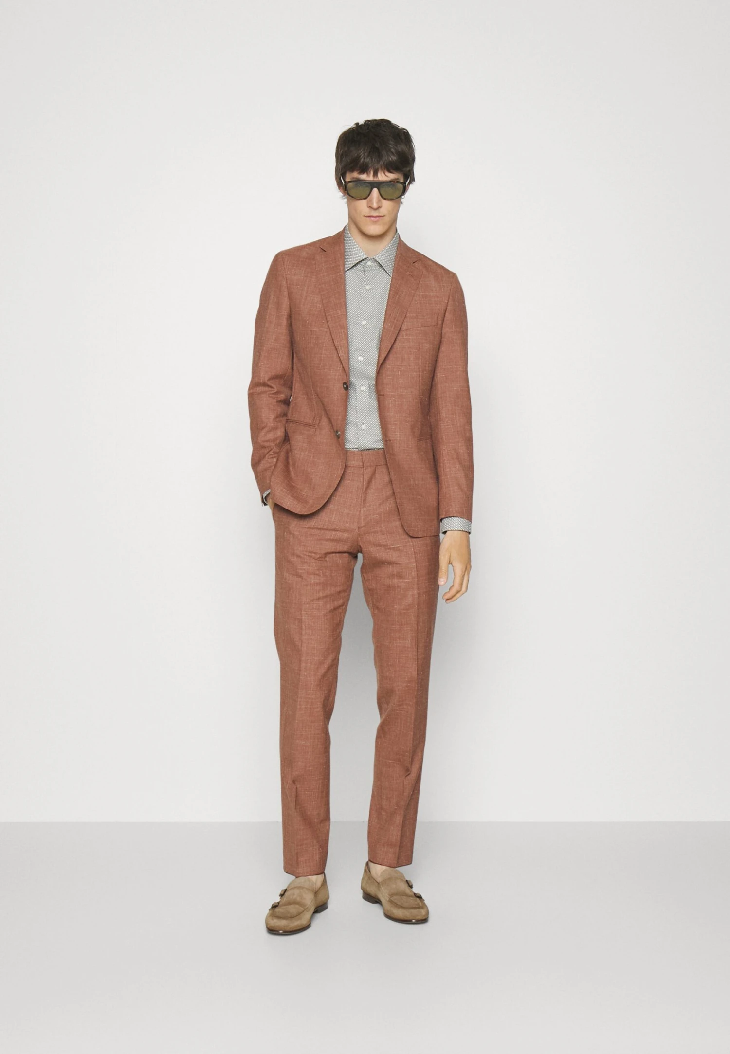 Boss Set - Suit - Medium Red 2 Boss Set - Suit - Medium Red - Image 2